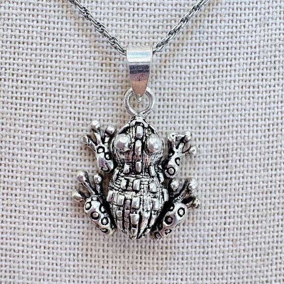 VTG Solid Sterling Silver 925 Textured Frog Pendant Necklace Size 18" Length - Picture 2 of 13